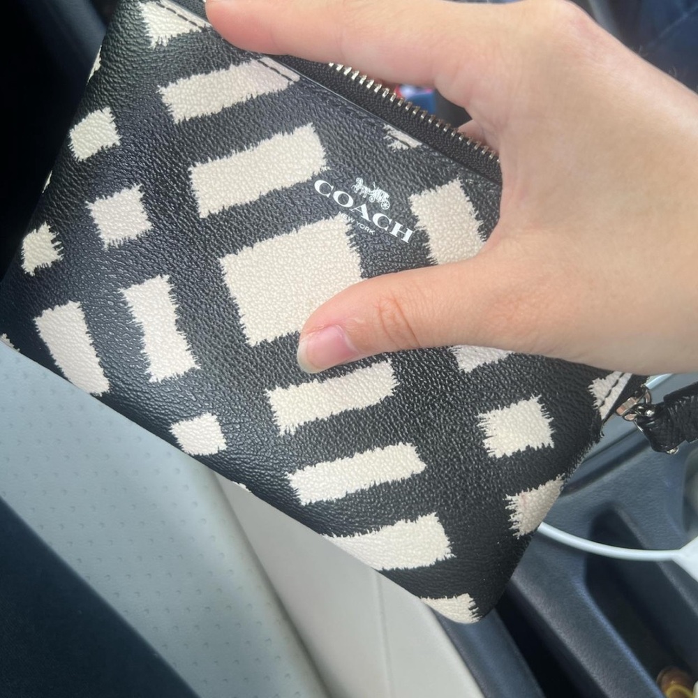 Coach Black and Cream Geometric Wristlet